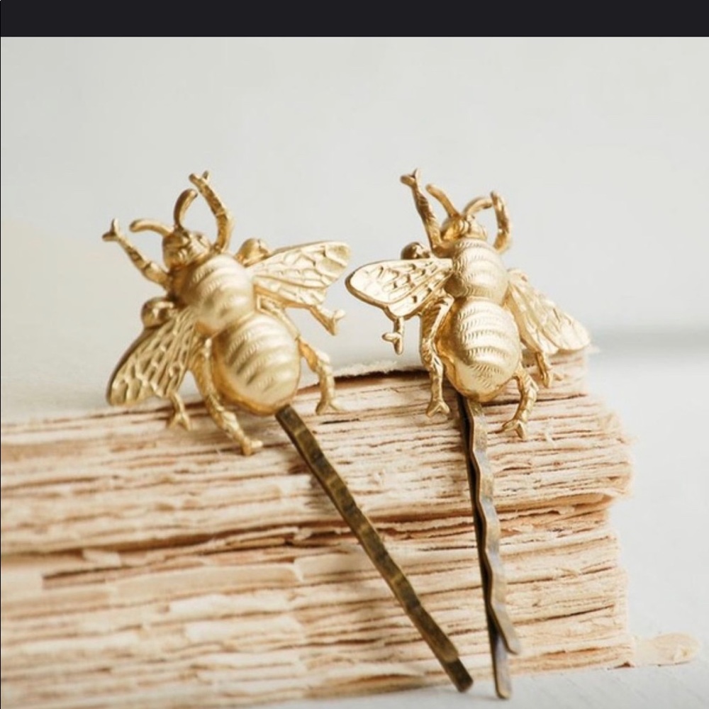 🐝 *Back In Stock*Bumblebee Hair Pin Set - Picture 4 of 5